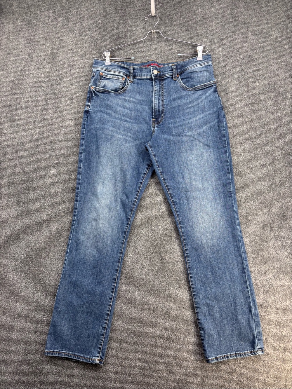 Lucky Brand Men’s 223 Straight Distressed Jeans 35X30* Medium Wash